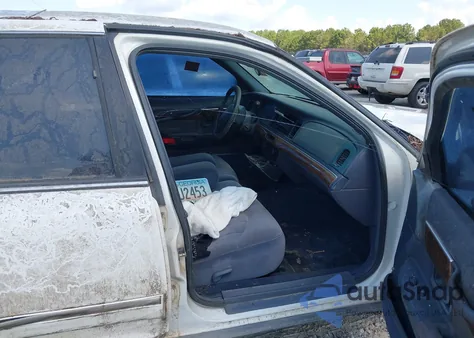 1999 Mercury Grand Marquis Gs z USA, uszkodzony, nr VIN 2MEFM74W7XX734151